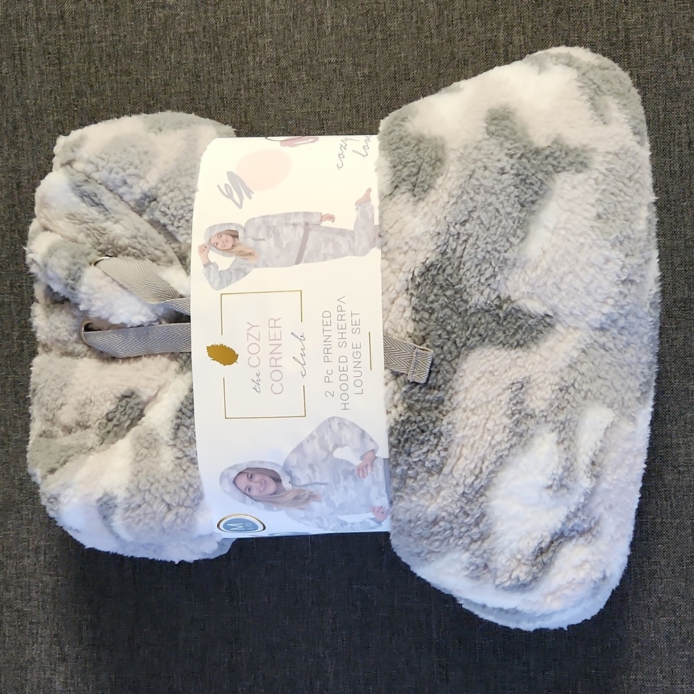 Gray Camo Hooded Sherpa Lounge Set Medium
